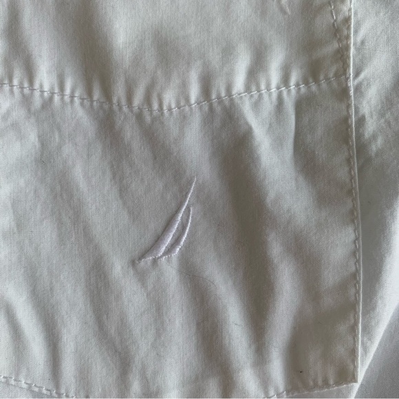 🌟  Nautica Men's White Casual Collar Button-Down Shirt - Size XL 🌟 - Picture 11 of 11